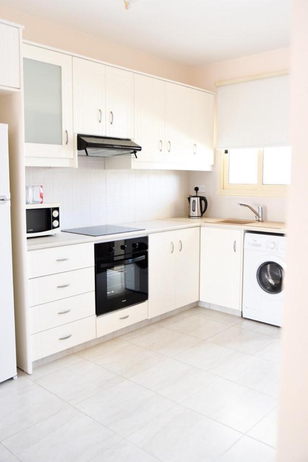 Royal Seacrest А203 Sea View Apartment 파포스 외부 사진